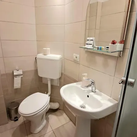 Inchiriez Garsoniera In Regim Hotelier Unirii Apartman *